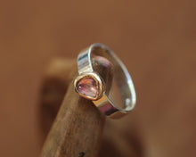 Load image into Gallery viewer, Spinel Bella Ring- Size 7.5
