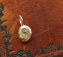 Load image into Gallery viewer, Peridot Boulder Pendant
