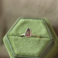 Load image into Gallery viewer, Rainbow Lattice Sunstone Ring in Gold
