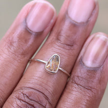 Load image into Gallery viewer, Rainbow Lattice Sunstone Ring in Gold
