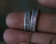 Load image into Gallery viewer, Narrow Band Sterling Silver Engraved Ring Band
