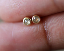 Load image into Gallery viewer, Gold Diamond Stud Earrings
