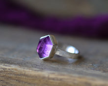Load image into Gallery viewer, Sterling Silver Amethyst Ring- Size 7
