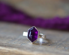 Load image into Gallery viewer, Sterling Silver Amethyst Ring- Size 6
